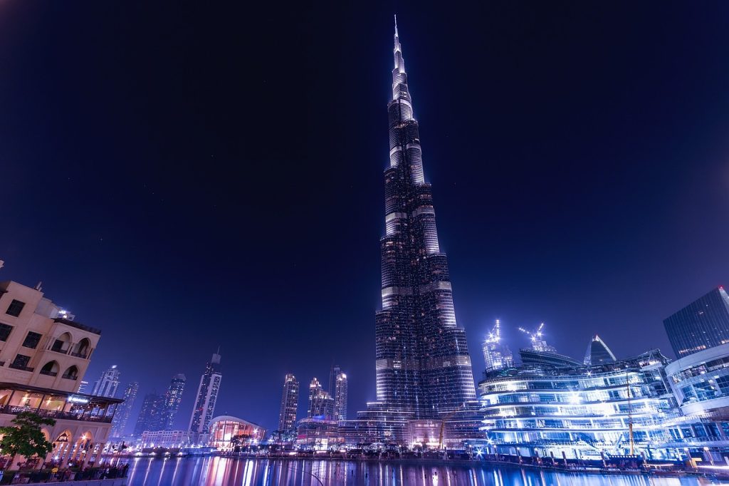 What to Do on a Dubai Stopover - Oceans Travel Blog | Burj Khalifa